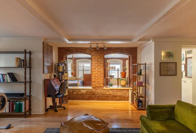 $340,000 | 61 Crescent Street, Unit 7, Northampton, MA 01060