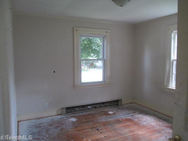 206 Jay Place High Point, NC 27263 - Photo 8 of 10 Interior Space/Layout.