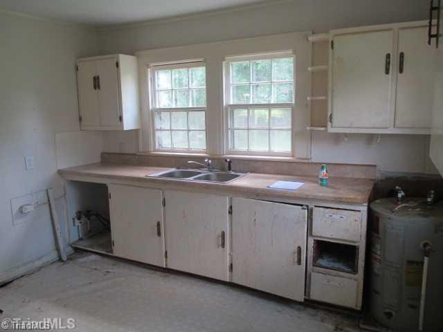 206 Jay Place High Point, NC 27263 - Photo 10 of 10 Interior Space/Layout.