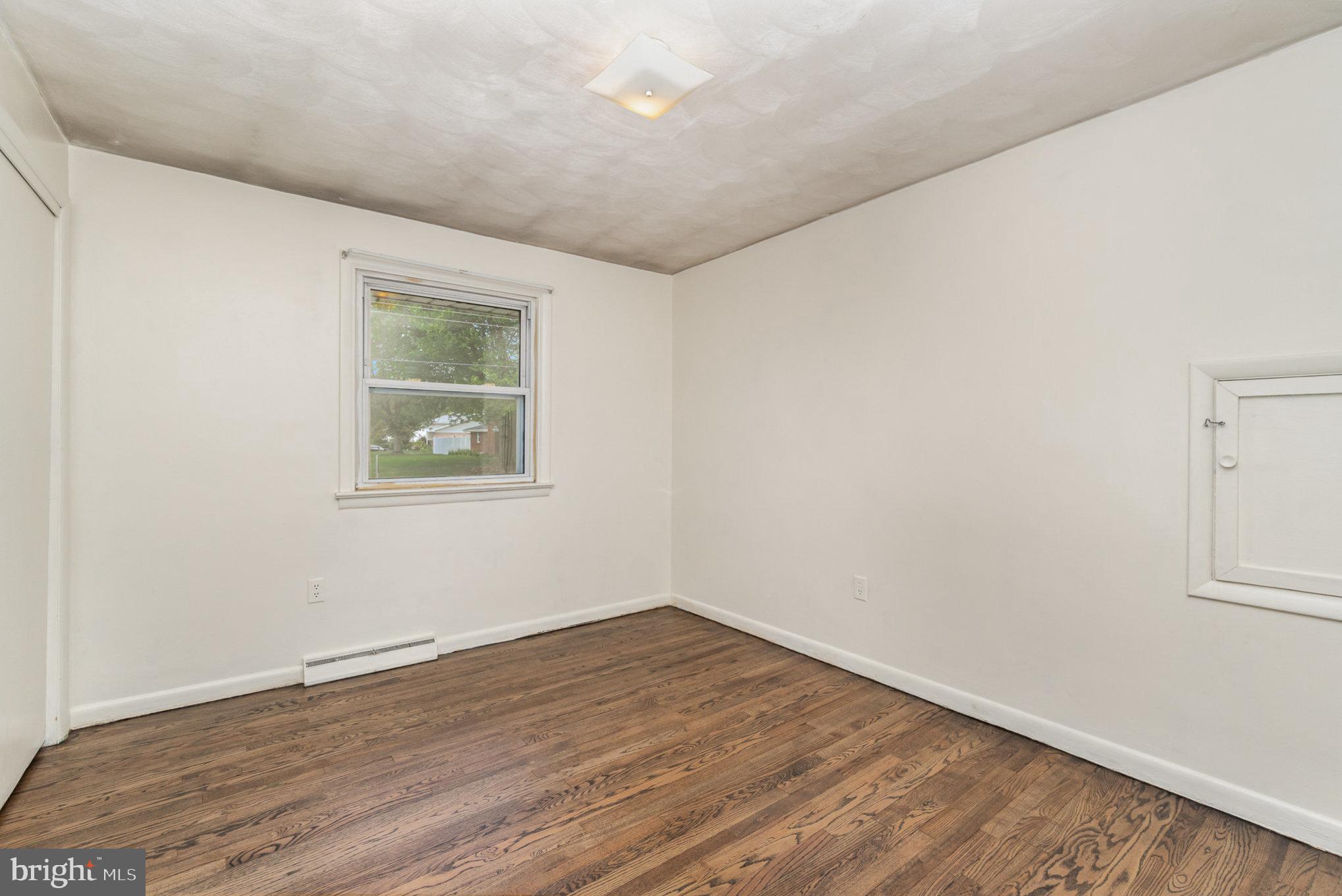 1501 Pelham Road Harrisburg, PA 17110 - Photo 20 of 34 Bedroom 1