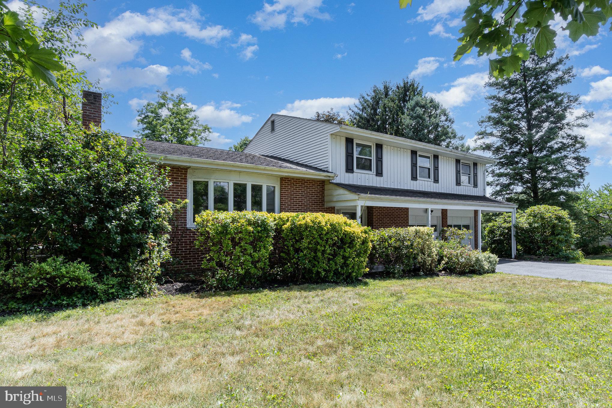 1501 Pelham Road Harrisburg, PA 17110 - Photo 2 of 34 Home Front - Left View