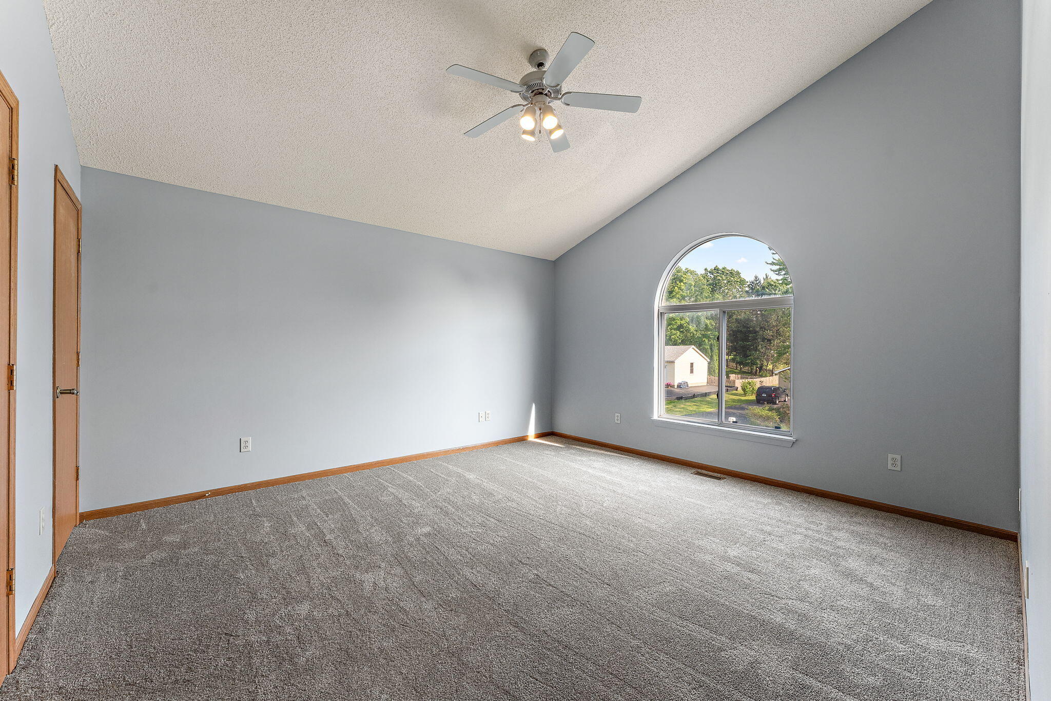 1807 Forest Lane Crown Point, IN 46307 - Photo 17 of 32 2048x1365