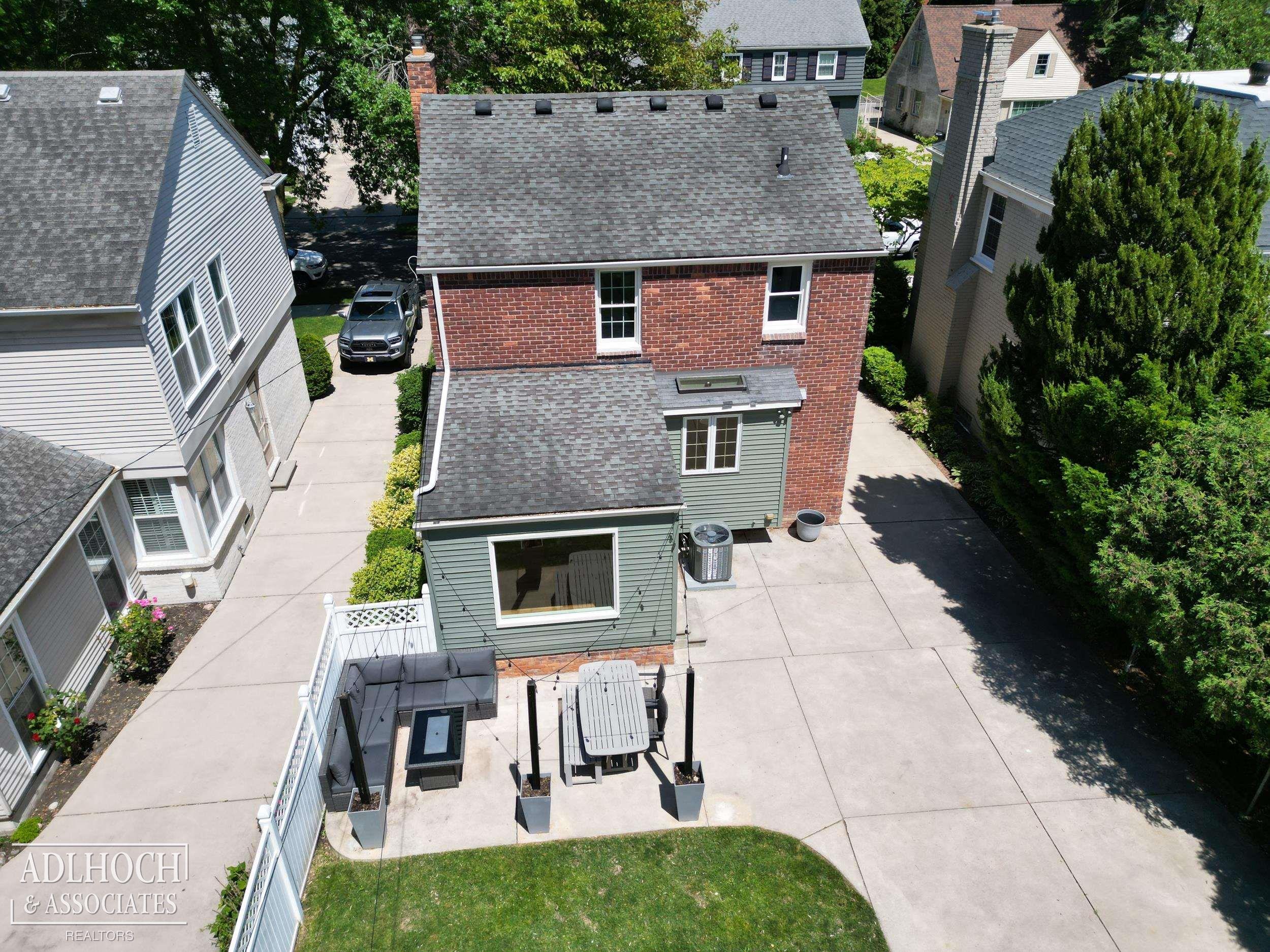 211 McMillan Road Grosse Pointe, MI 48236 - Photo 33 of 34 50145432-8c9bd7a2-1b0a-4c9f-bd6e-7e28a6244424.JPG