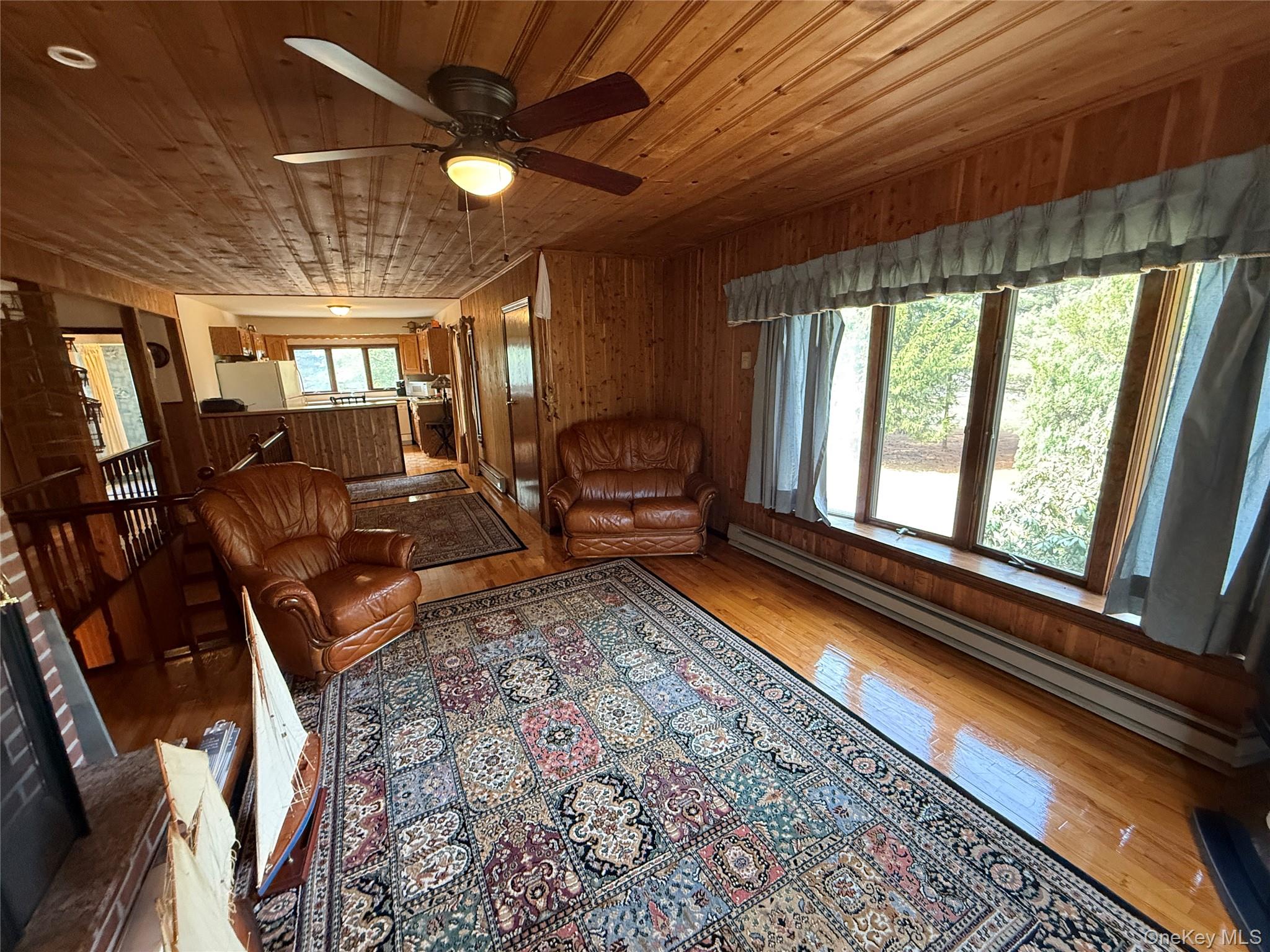 1441 Ulster Heights Road Ellenville, NY 12428 - Photo 20 of 35 a living room with furniture