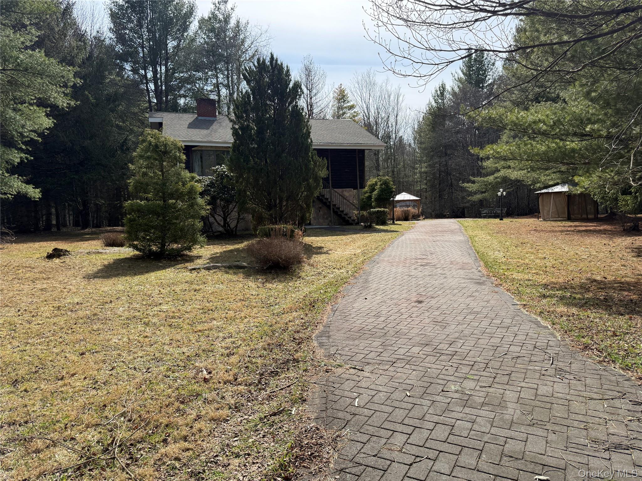 1441 Ulster Heights Road Ellenville, NY 12428 - Photo 35 of 35 a view of a backyard with sitting area