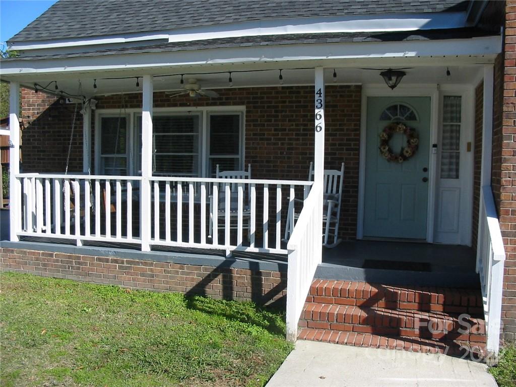 4366 Edgeland Road Edgemoor, SC 29712 - Photo 26 of 37 a front view of a house with a yard