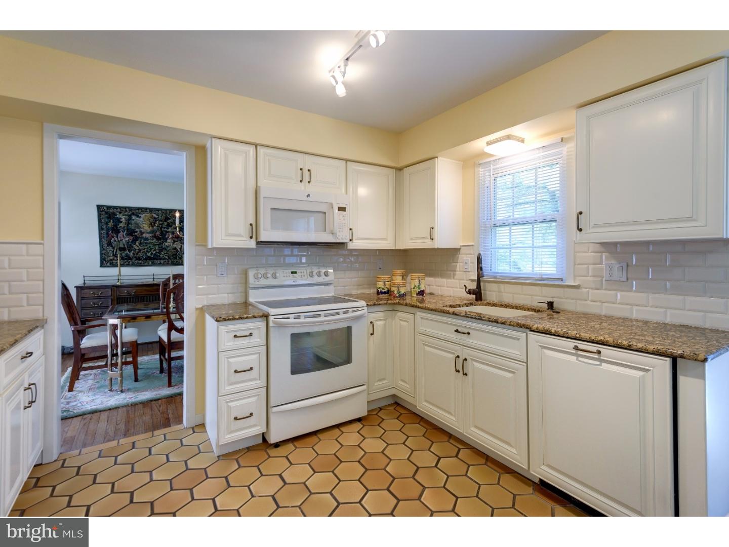 39 Stonehurst Court Chesterbrook, PA 19087 - Photo 8 of 25 Gallery Image 8