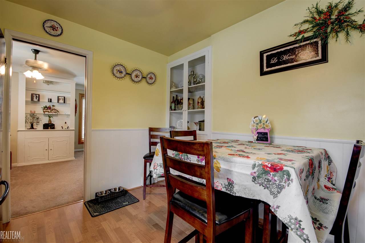 24835 Ridgecroft Avenue Eastpointe, MI 48021 - Photo 6 of 24 31286603-5.JPG