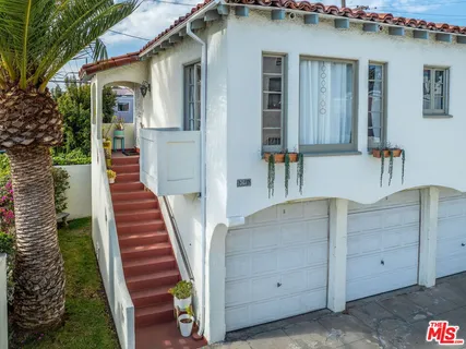 $2,795,000 | 1361 South Tremaine Avenue, Los Angeles, CA 90019