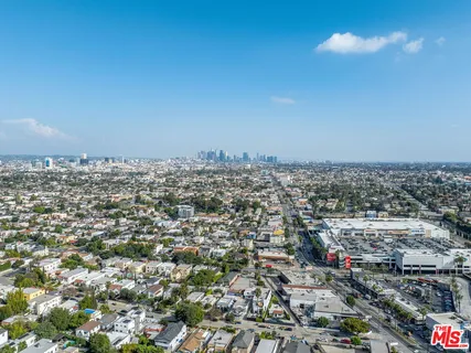 $2,595,000 | 1361 South Tremaine Avenue, Los Angeles, CA 90019