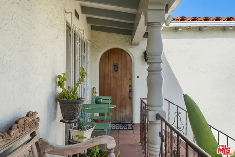 $2,795,000 | 1361 South Tremaine Avenue, Los Angeles, CA 90019