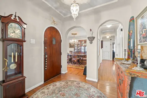 $2,795,000 | 1361 South Tremaine Avenue, Los Angeles, CA 90019