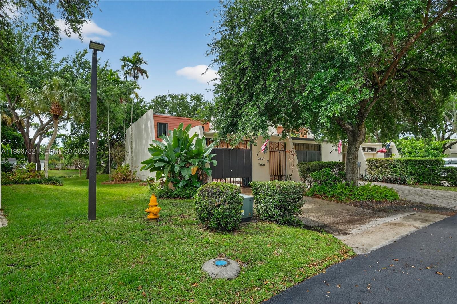 7833 Southwest 102nd Place Miami, FL 33173 - Photo 2 of 51