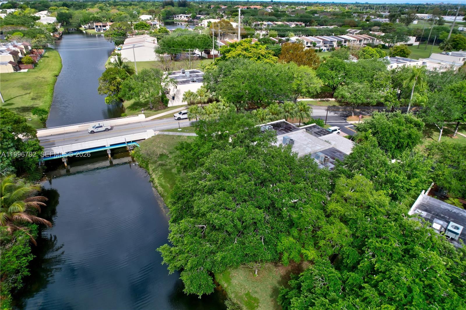 7833 Southwest 102nd Place Miami, FL 33173 - Photo 35 of 51 Canal