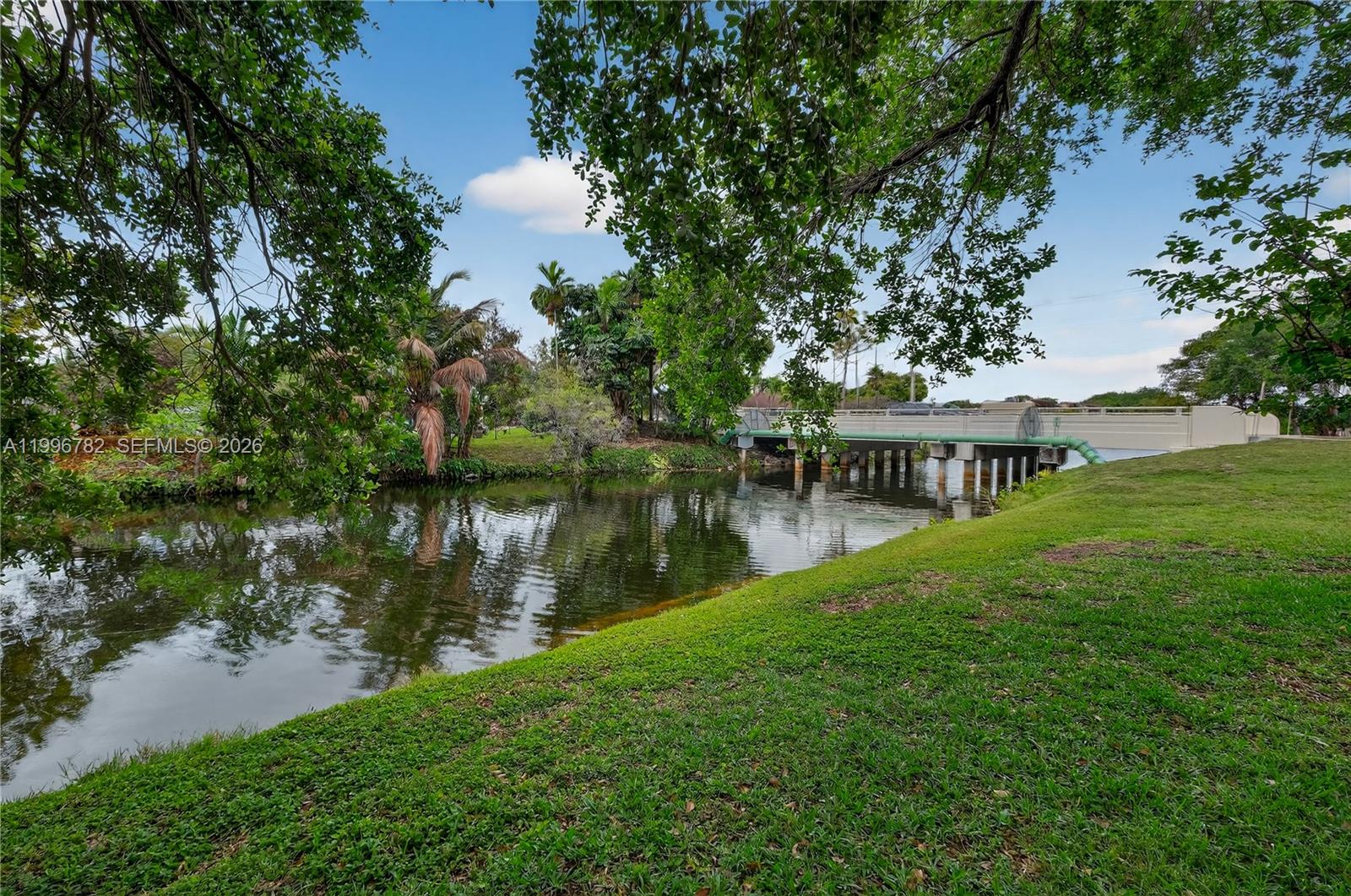 7833 Southwest 102nd Place Miami, FL 33173 - Photo 45 of 51 Canal