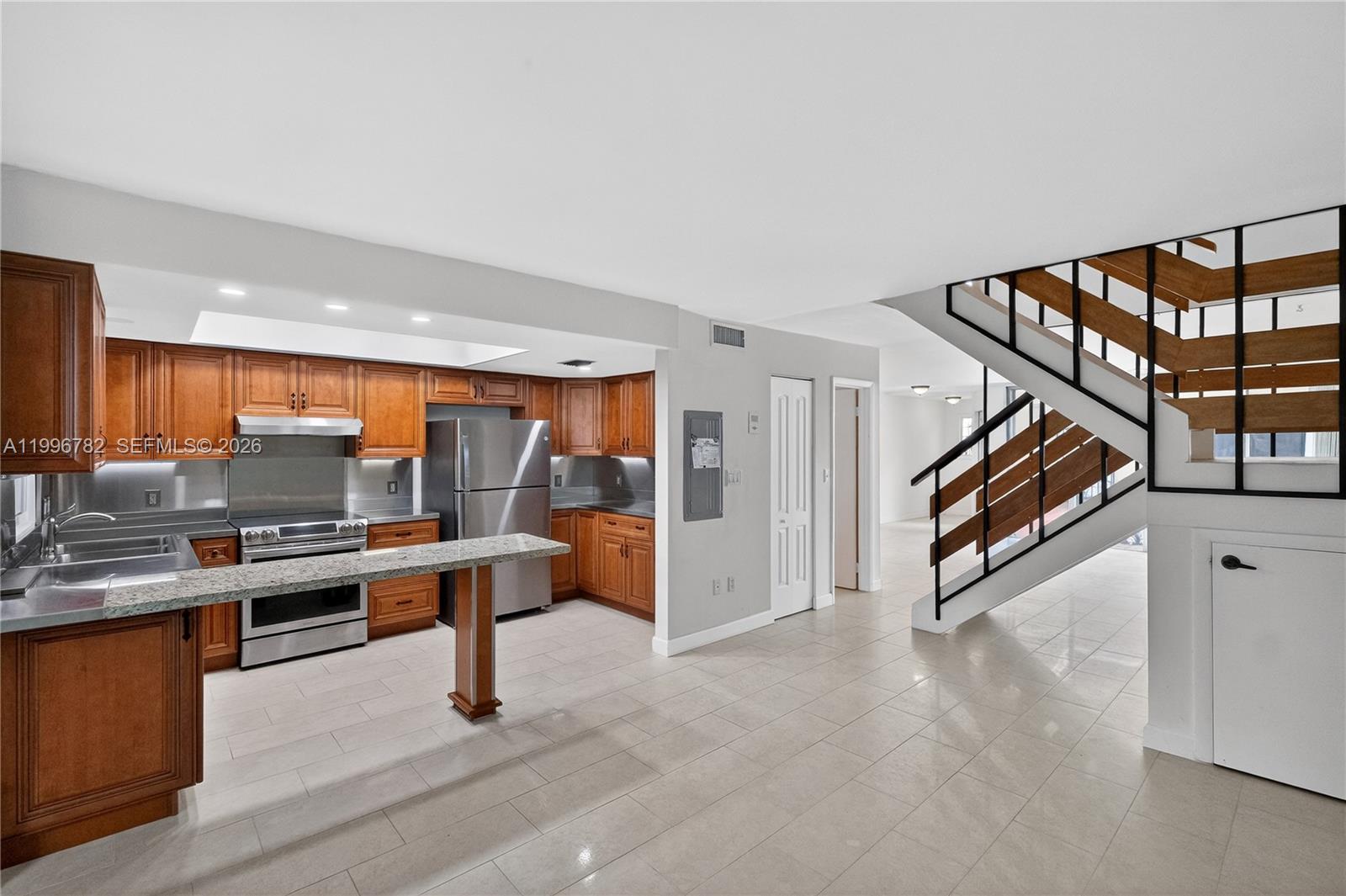 7833 Southwest 102nd Place Miami, FL 33173 - Photo 7 of 51 Dining