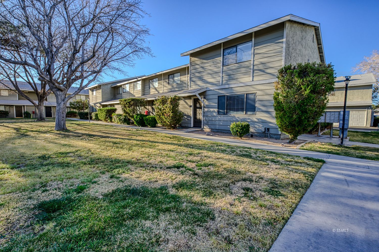 189 East Upjohn Avenue Ridgecrest, CA 93555 - Photo 1 of 29 Gallery Image 1