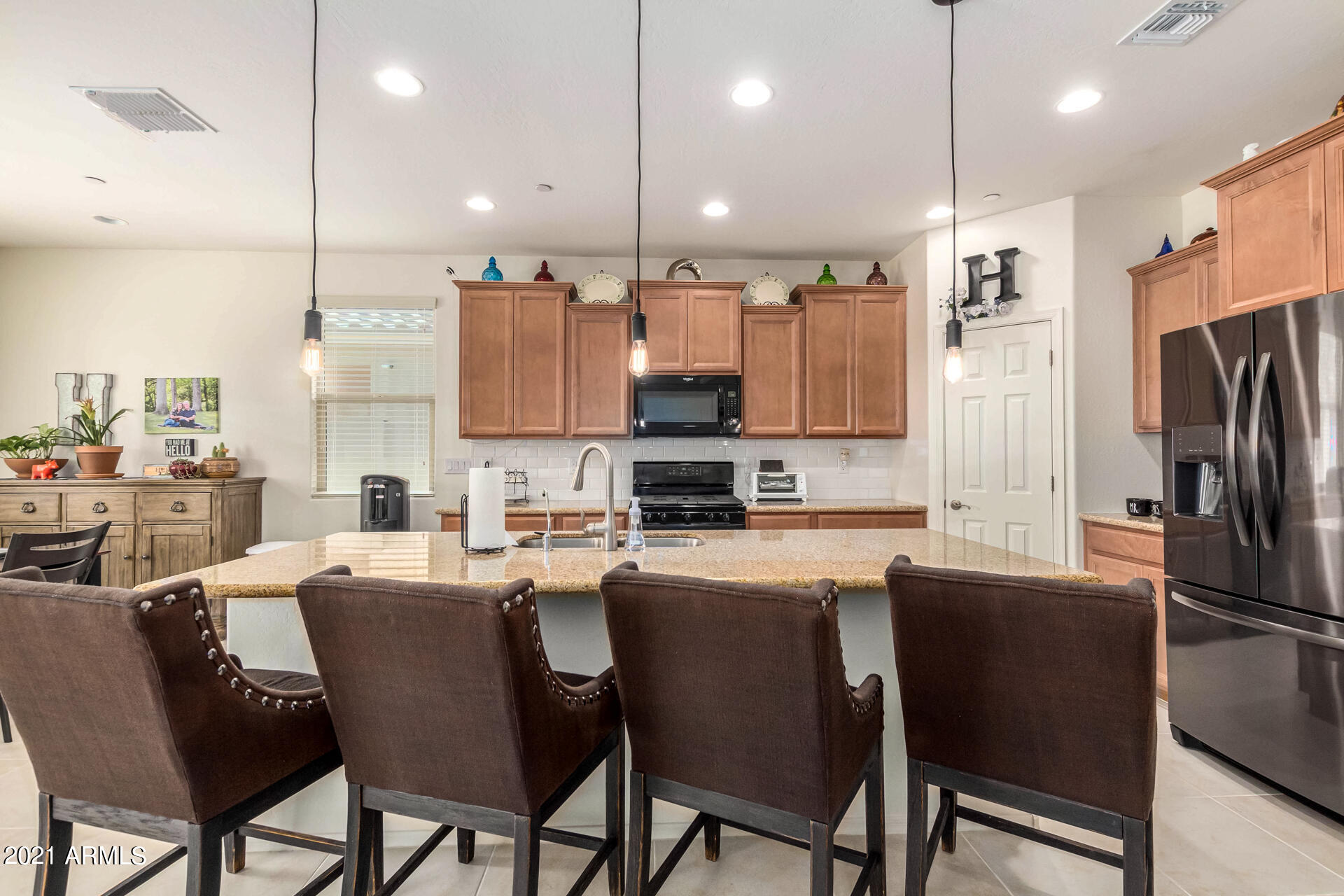 21253 West Granada Road Buckeye, AZ 85396 - Photo 3 of 25 Granite Countertops