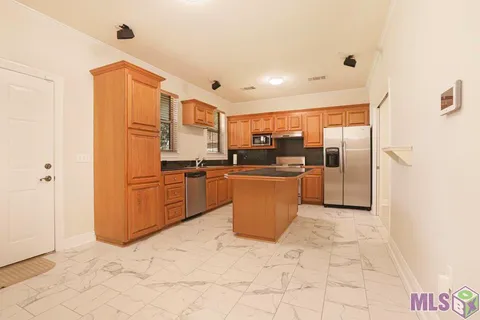 $745,000 | 40174 Dove Estates Court, Gonzales, LA 70737