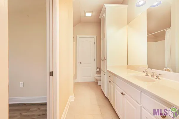 $690,000 | 40174 Dove Estates Court, Gonzales, LA 70737