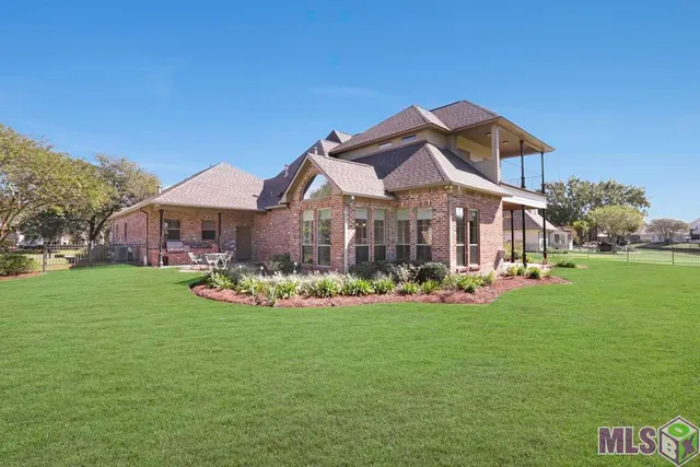 $745,000 | 40174 Dove Estates Court, Gonzales, LA 70737