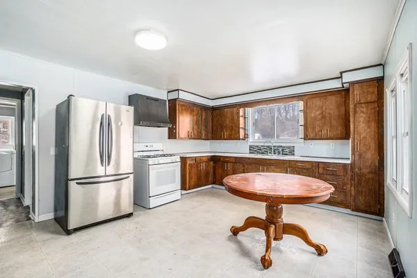$181,000 | 620 Bangor Road, Lawrence, MI 49064