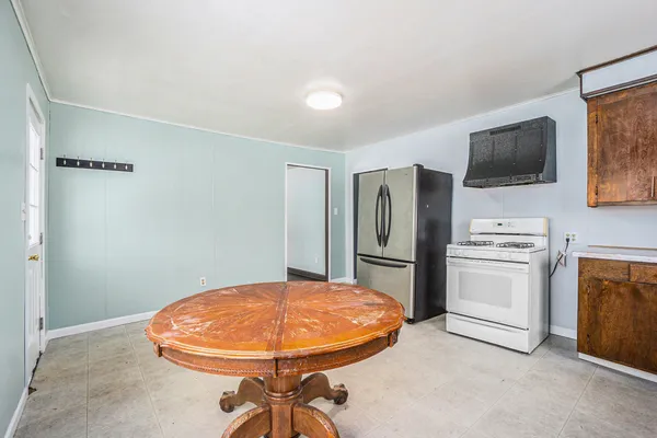 $181,000 | 620 Bangor Road, Lawrence, MI 49064