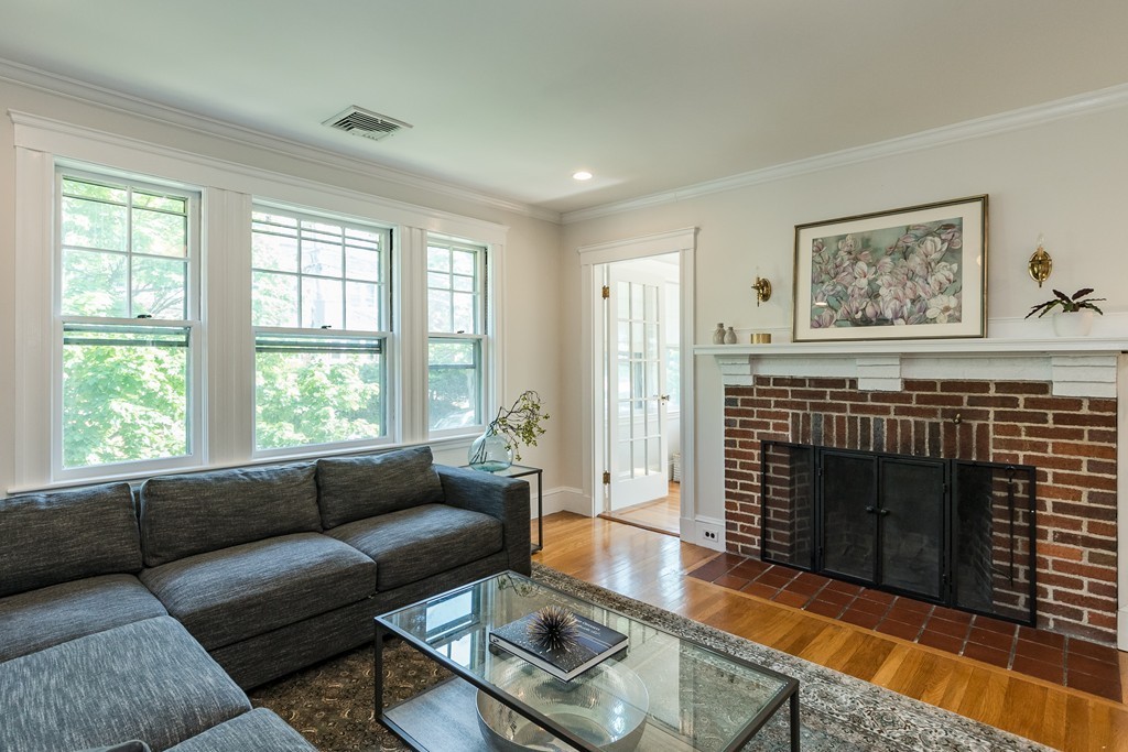 31 Addington Road, Unit 31 Brookline, MA 02445 - Photo 3 of 17