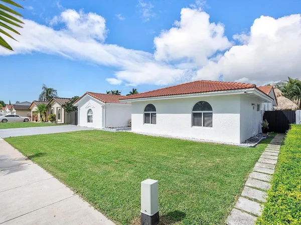 $3,950 | 13961 Southwest 156th Terrace, Miami, FL 33177