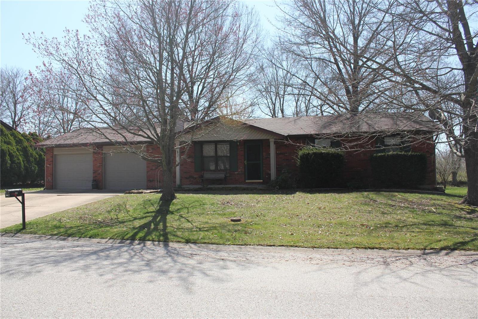 939 Olde Farm Road Troy, IL 62294 - Photo 1 of 34 Gallery Image 1