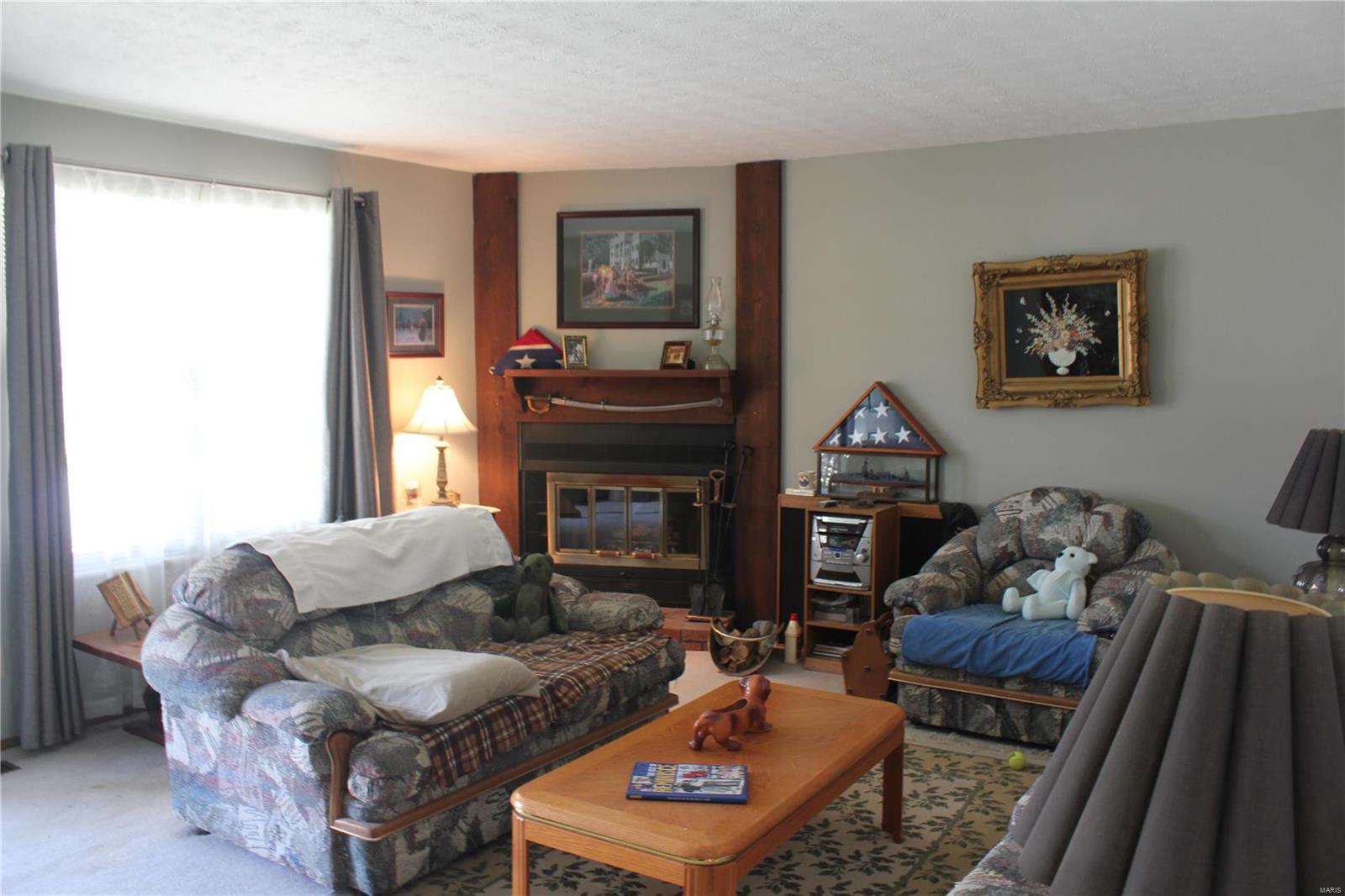 939 Olde Farm Road Troy, IL 62294 - Photo 13 of 34 Gallery Image 13