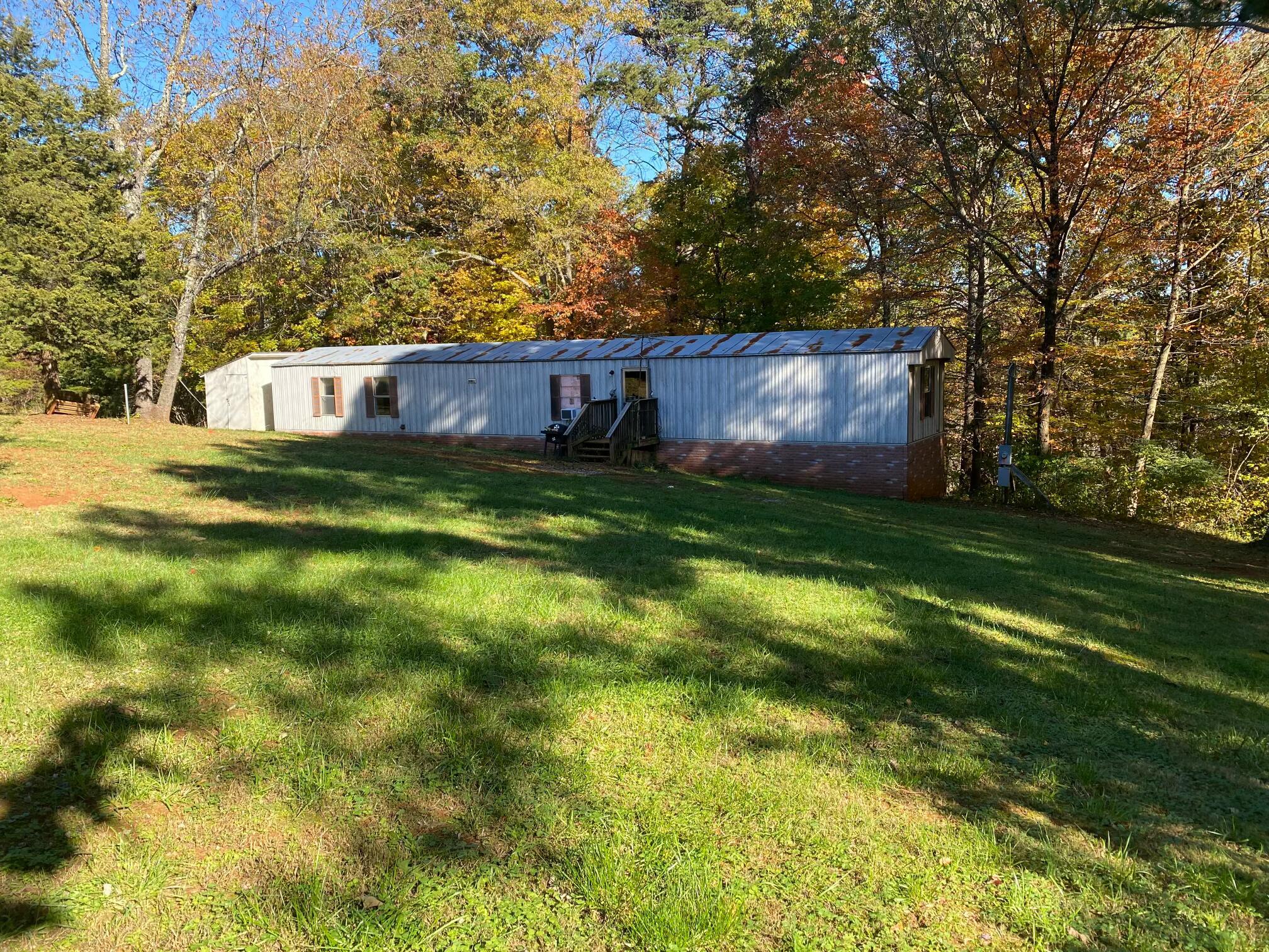 2250 Diamond Hill Road Moneta, VA 24121 - Photo 3 of 4 IMG_7048