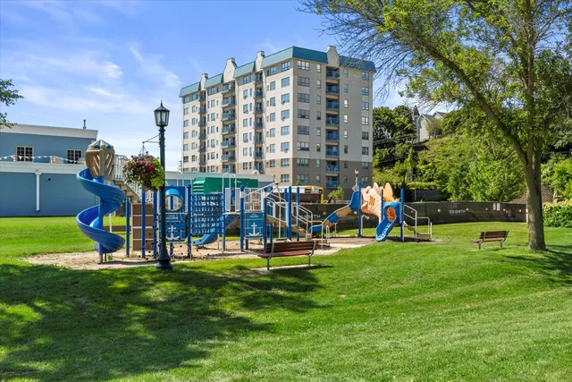 $564,000 | 415 Lake Street, Unit 602, Port Washington, WI 53074