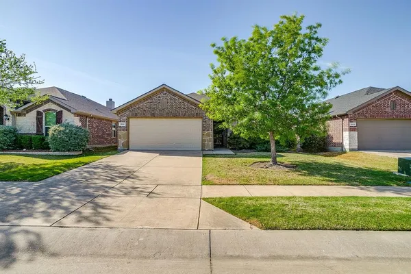 $2,350 | 11608 Champion Creek Drive, Frisco, TX 75036