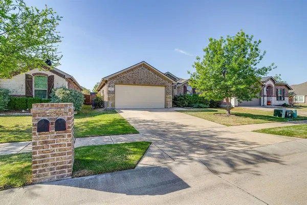 $2,350 | 11608 Champion Creek Drive, Frisco, TX 75036