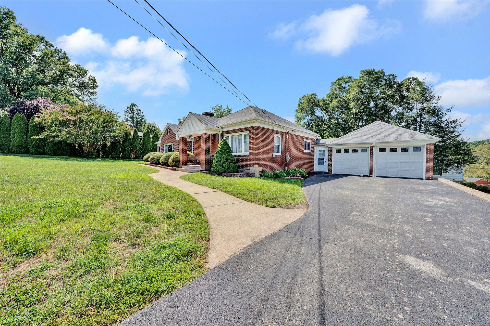 3435 Mud Lick Road Southwest Roanoke, VA 24018 - Photo 2 of 15 02-DSC00037(1)