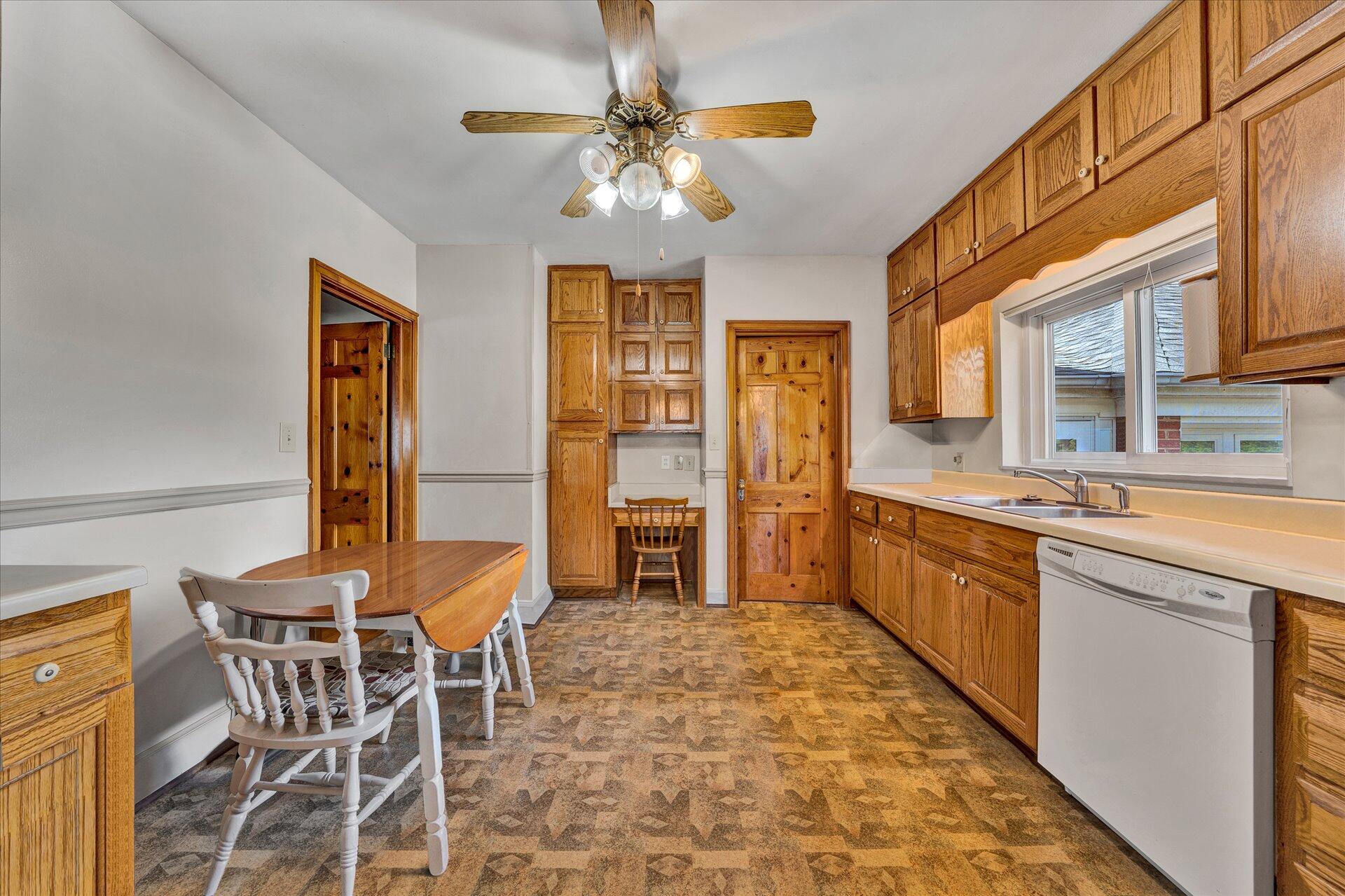 3435 Mud Lick Road Southwest Roanoke, VA 24018 - Photo 6 of 15 06-DSC00031(1)