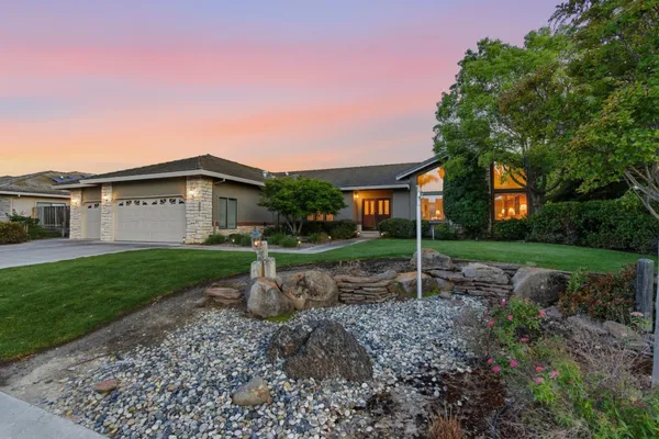 $949,950 | 1290 Sonnys Way, Hollister, CA 95023
