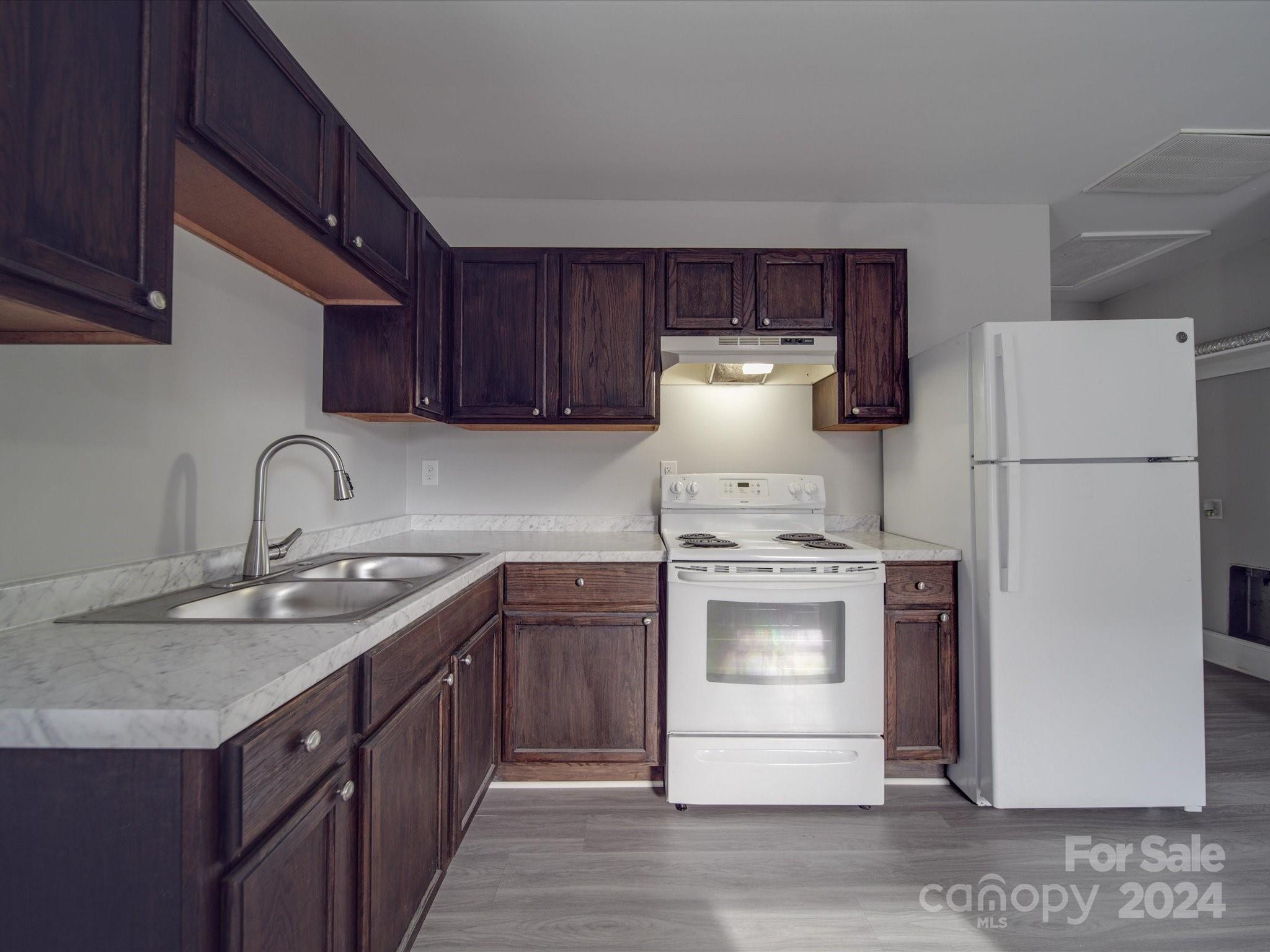 373-375 Spring Street Southwest Concord, NC 28025 - Photo 5 of 48 Gallery Image 5