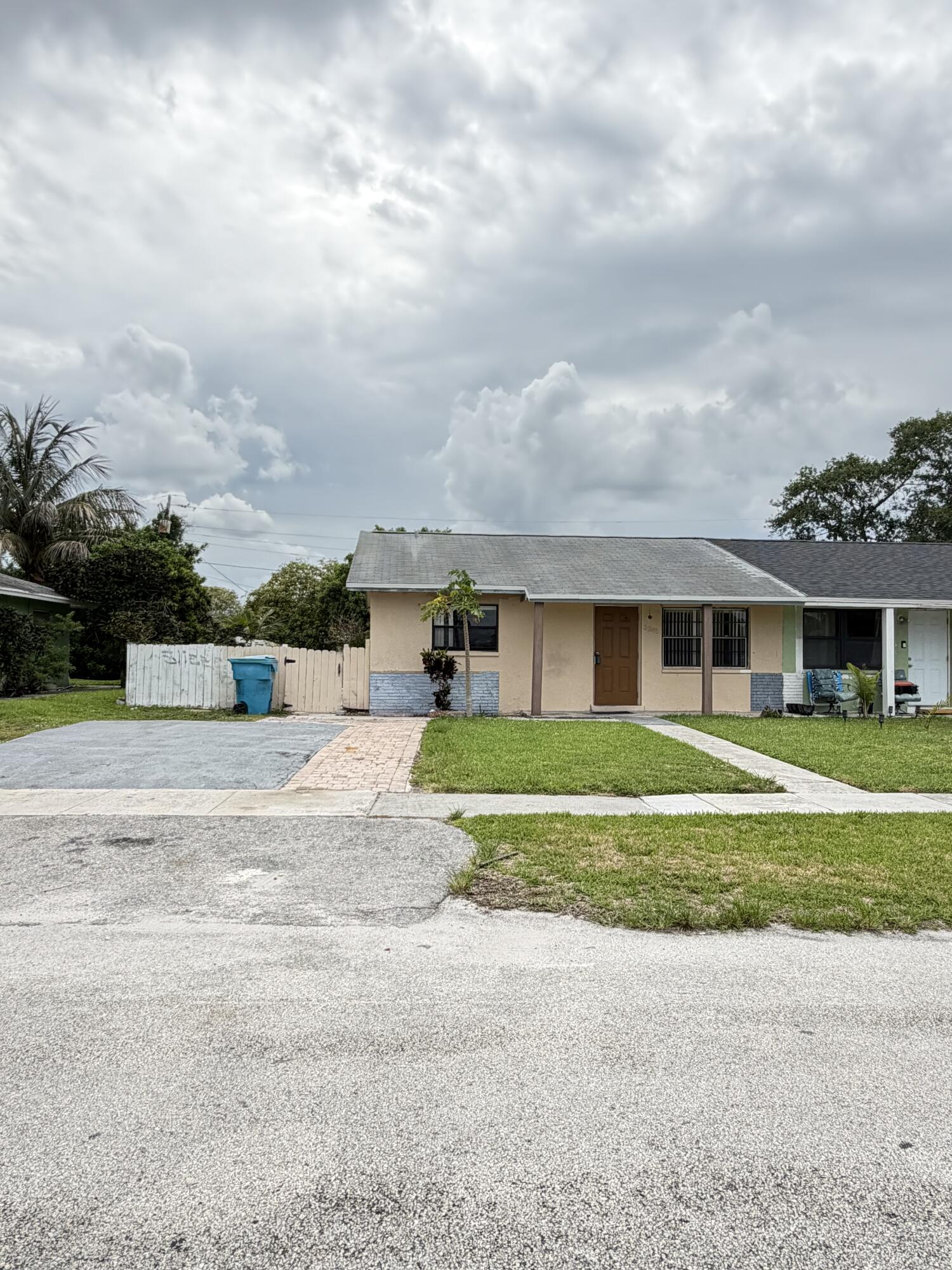3243 Grove Road Boynton Beach, FL 33435 - Photo 2 of 33 IMG_1190