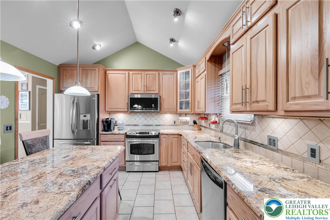 704 Concord Road Nazareth, PA 18064 - Photo 9 of 47 Gallery Image 9