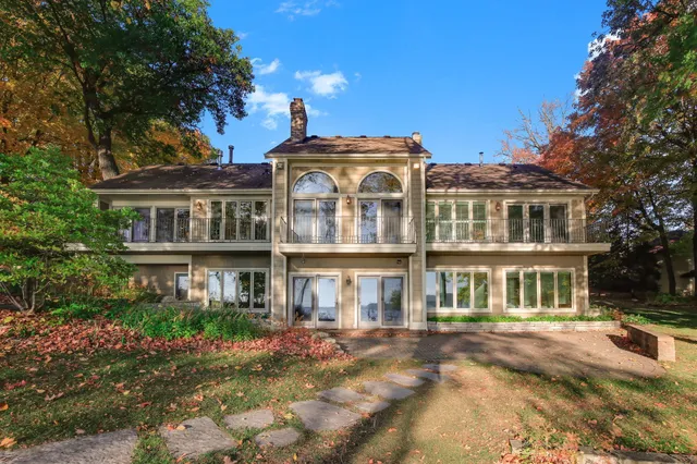 $8,000 | 2648 Casco Point Road, Wayzata, MN 55391