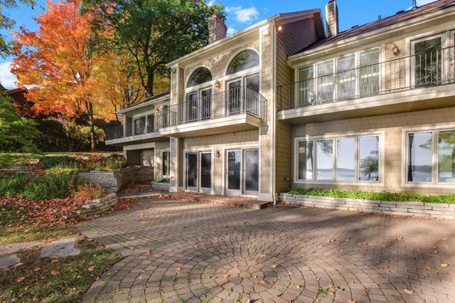 $8,000 | 2648 Casco Point Road, Wayzata, MN 55391