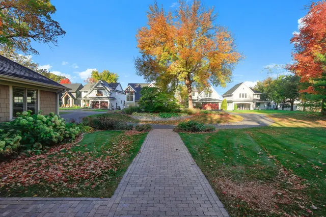 $8,000 | 2648 Casco Point Road, Wayzata, MN 55391