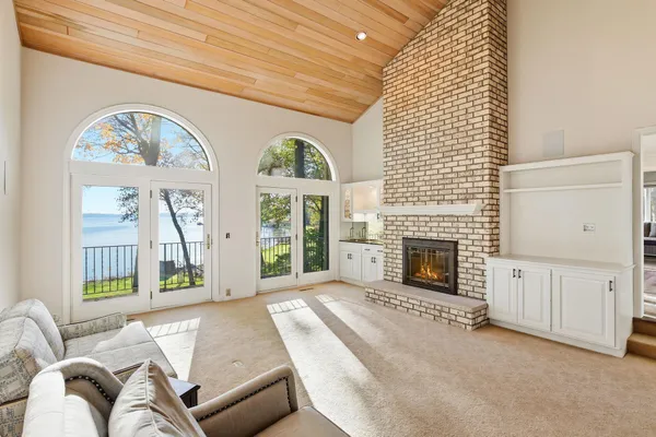 $7,500 | 2648 Casco Point Road, Wayzata, MN 55391