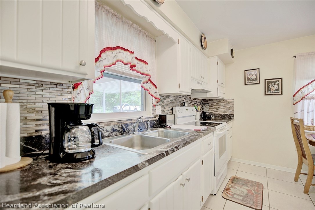 105 Lakeside Road Sebring, FL 33870 - Photo 10 of 26 Gallery Image 10