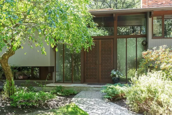 $1,585,000 | 1030 Sudbury Road, Concord, MA 01742