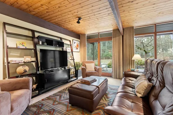 $1,585,000 | 1030 Sudbury Road, Concord, MA 01742