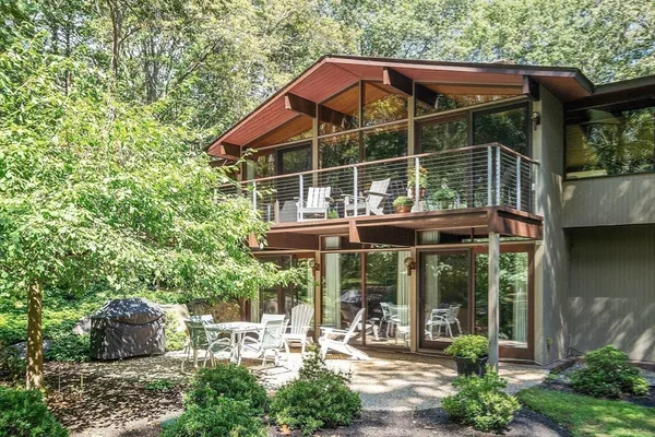 $1,585,000 | 1030 Sudbury Road, Concord, MA 01742