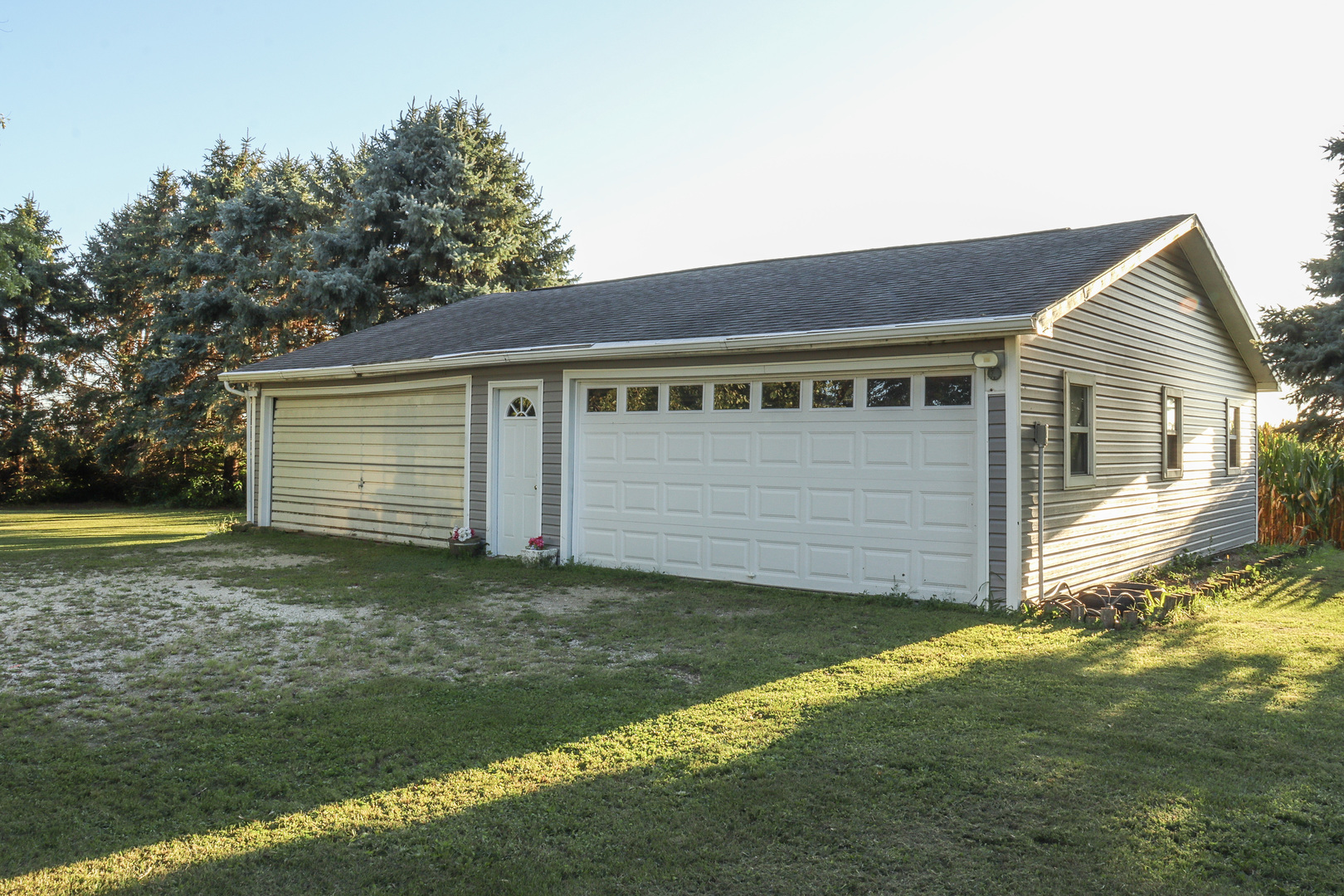 1745 Tampico Road Tampico, IL 61283 - Photo 28 of 35